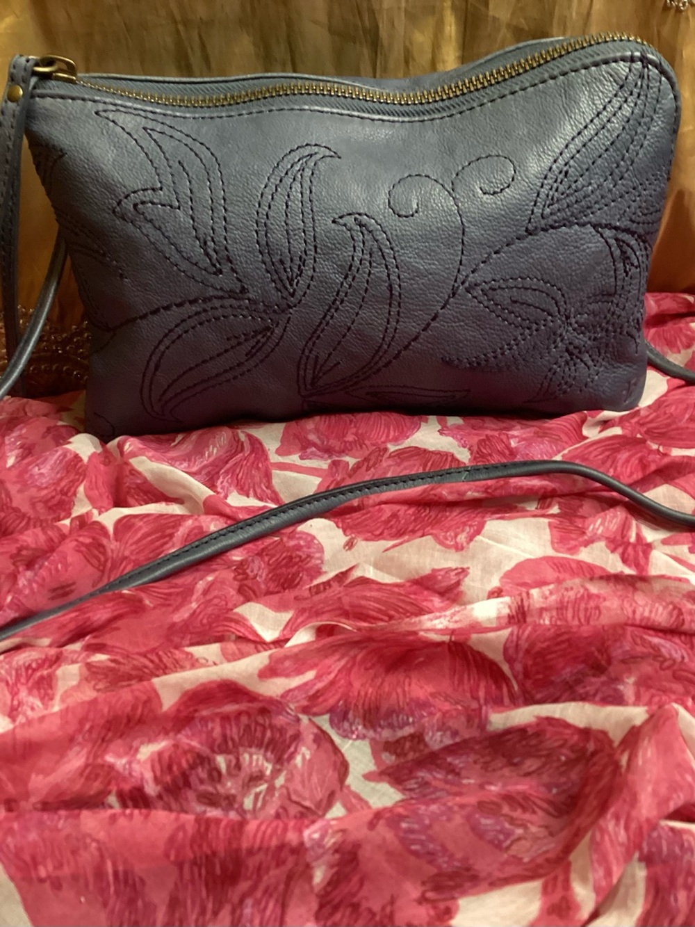 Frye Hadley Floral Embroidered Leather Crossbody Pouch EUC - Picture 2 of 15